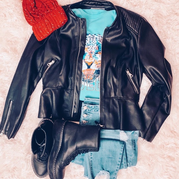 Queen Graphic Sweatshirt - Picture 4 of 12